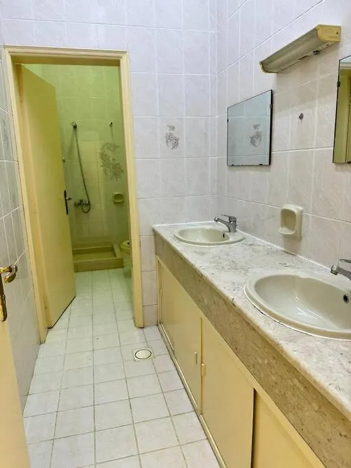 Apartment Master Rooms Near Metro Dubai United Arab Emirates