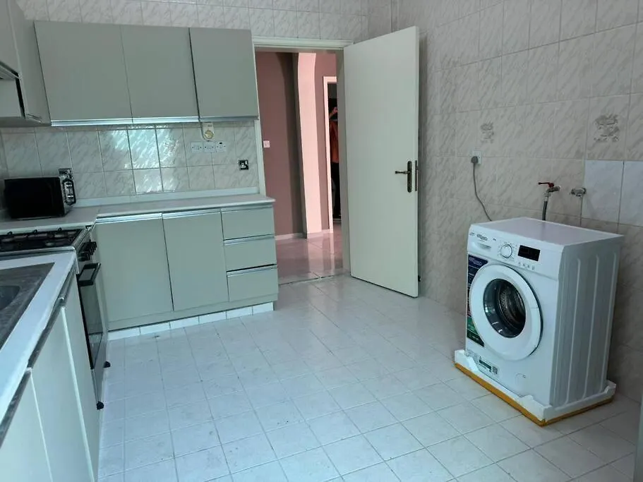 Apartment Master Rooms Near Metro Dubai